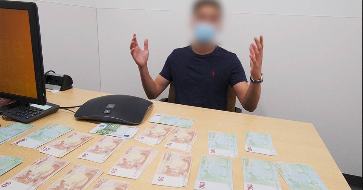 Man reist met 46.550 euro contant geld via Eindhoven Airport om Ferrari en Mercedes te kopen