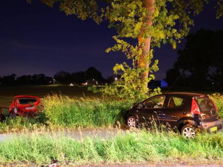 Gewonde bij botsing met twee auto's in Helvoirt