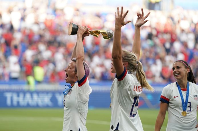 USA's Megan Rapinoe celebrates with the FIFA Women's World Cup Trophy after the game. ! only BELGIUM !