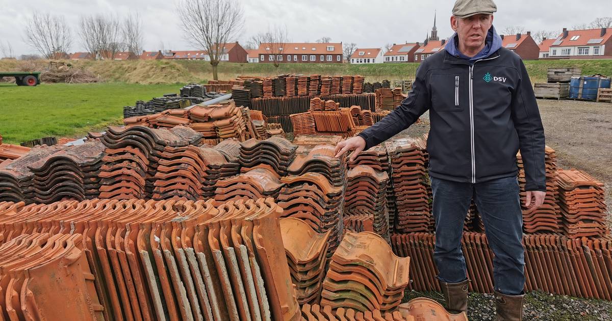 Het loopt storm bij de dakpanhandel in IJzendijke: ‘Heb er een paar honderd klanten bij gekregen’