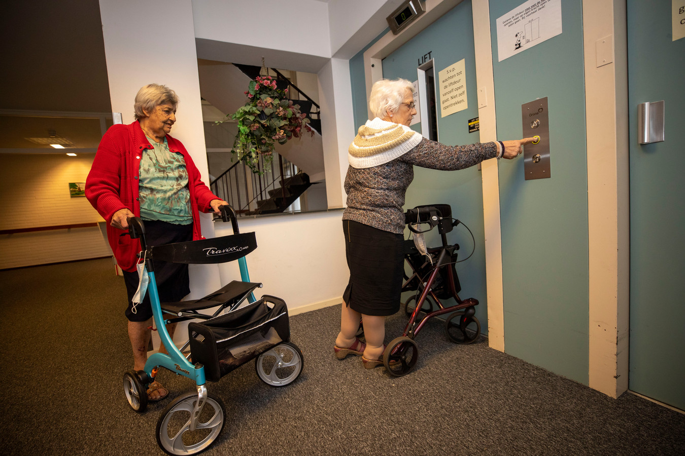 Ouderen ‘gevangen’ in eigen serviceflat door uitvallende liften Foto