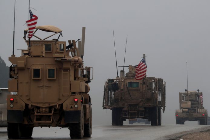 Amerikaanse legervoertuigen in Noord-Syrië