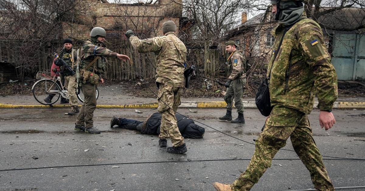 Военные преступления России: Ужас от вывода войск в последние дни |  Война Украина и Россия