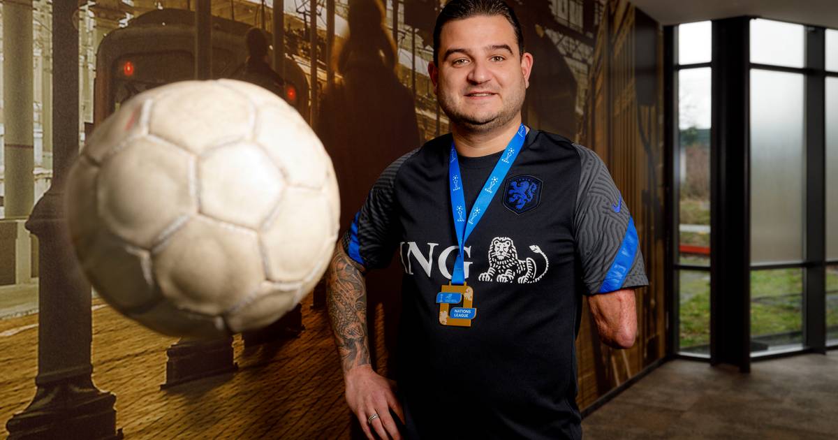 Zelfs een amputatie na een zwaar motorongeluk kreeg Devon niet klein: Voor een psycholoog was ik te positief’.