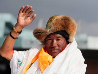 Sherpa bedwingt Mount Everest voor de 23ste keer, een record