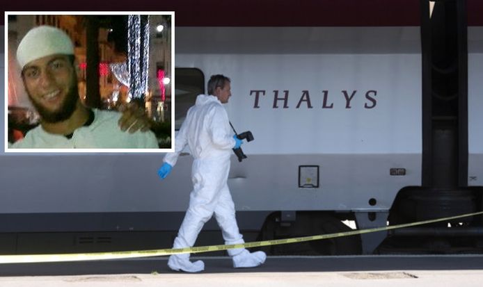 De Thalys werd na de verijdelde aanslag op 21 augustus 2015 omgeleid naar het station van Arras waar antiterreureenheden de overmeersterde el-Khazanni arresteerden. De forensische politie (foto) ging vervolgens aan het werk.