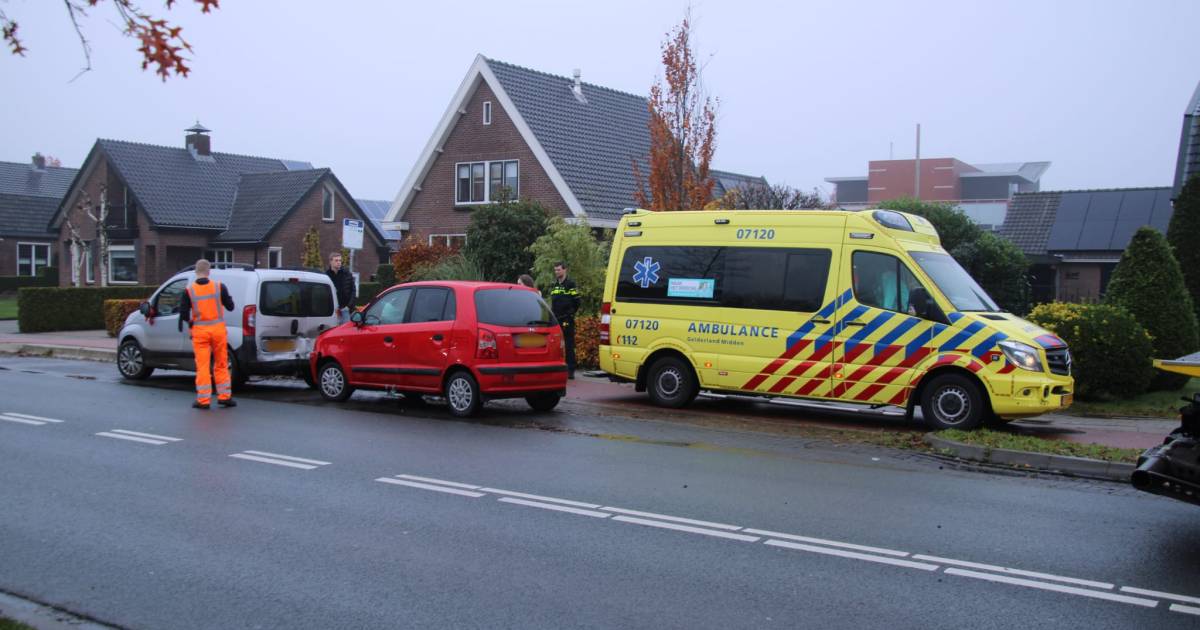 Vijf auto’s betrokken bij kettingbotsing in Barneveld Barneveld AD.nl