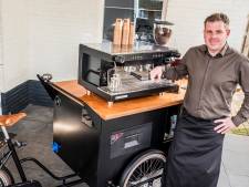 Stef Boers (40) uit Losser rijdt niet alleen op vrachtwagen, maar ook op barista-bakfiets door Twente: 'Dat is Missie Koffie!’