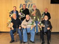 Nieuwe tribune en jubilarissen voor voetbalclub KHC in Kampen