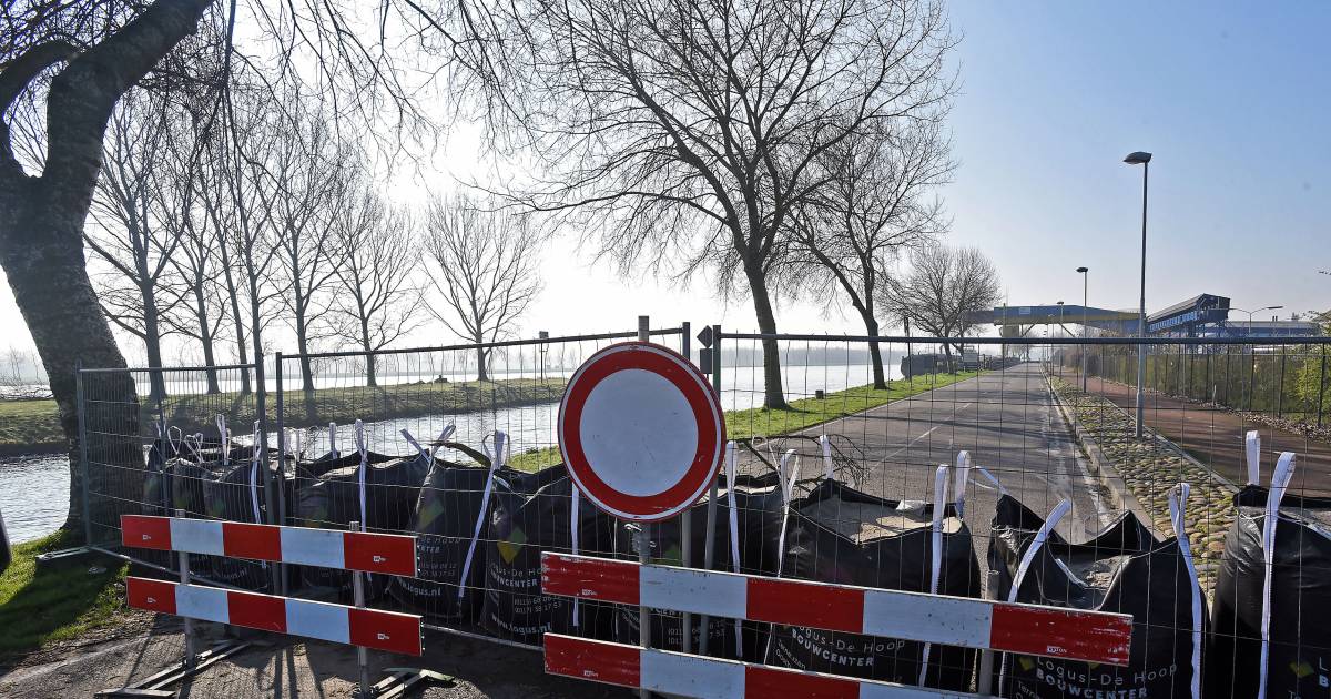 Brug open én Westkade dicht Sas van Gent amper bereikbaar Zeeland bndestem.nl