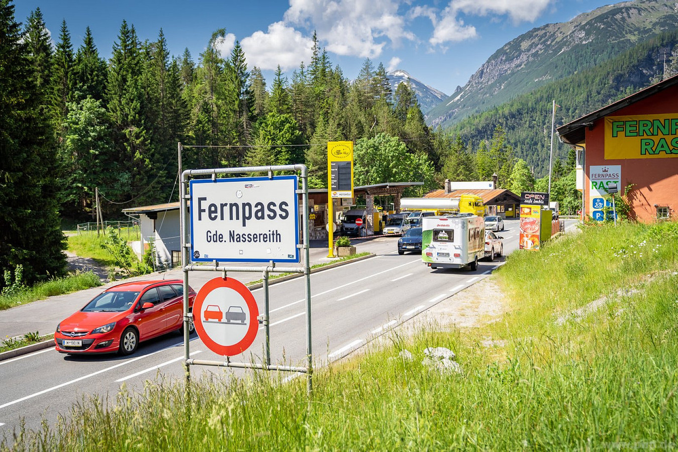 De route leidde onder meer over de Fernpas en de Brennerpas, wat normaal gesproken uitdagend terrein is voor bestuurders van elektrische auto's.