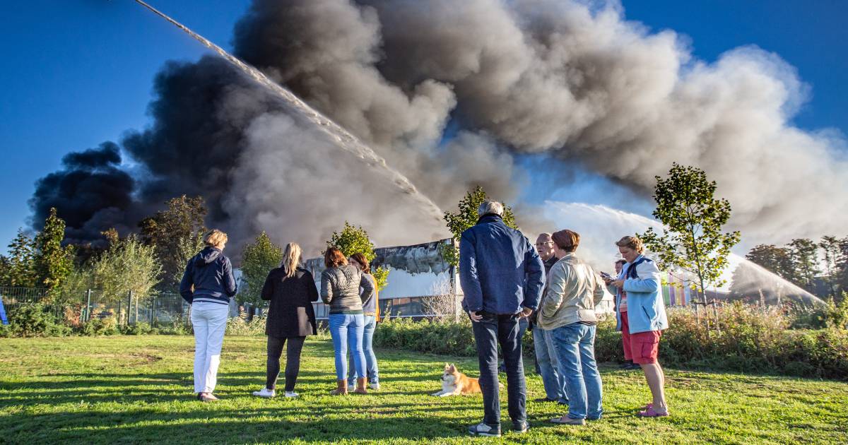 Oorzaak van brand bij Montapacking in Molenaarsgraaf blijft onduidelijk