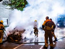 Auto vat vlam in Tilburg, mogelijk brandstichting
