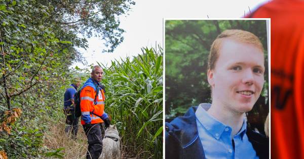 Zoekactie naar vermiste Dennis (25) in omgeving Apeldoorn nog in volle gang, politie onderzoekt tips.