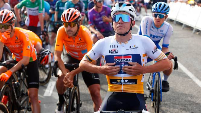 “Fouten maken mag, op voorwaarde dat Remco eruit leert”: hoe de Ronde van Catalonië een hevige generale repetitie voor de Giro werd