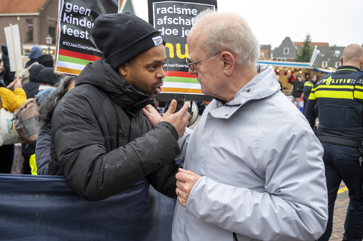 vertrekken Verplaatsbaar verwarring Hoe Zwarte Piet verdween uit Volendam | Trouw