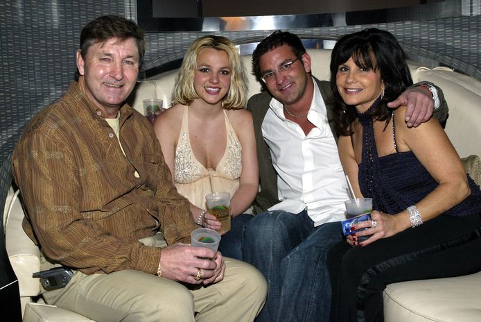 Van links naar rechts: vader Jamie, Britney, broer Bryan en moeder Lynne.