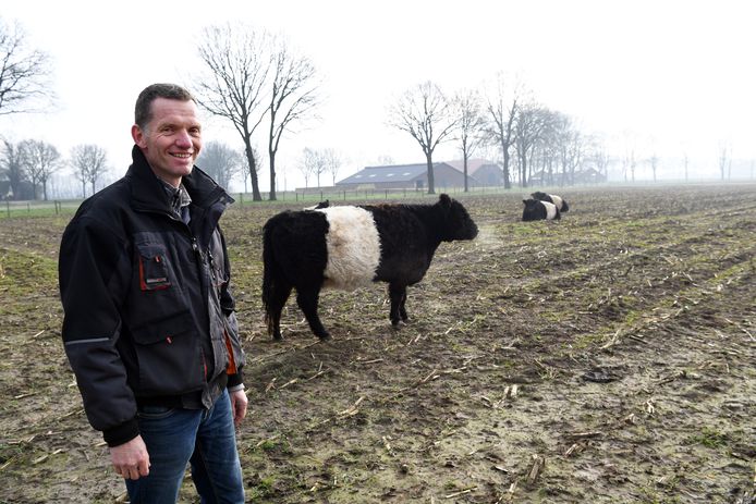 Erik Meijs, de boer die het dagelijks werk doet in dienst van de Herenboerencoöperatie Goedentijd.