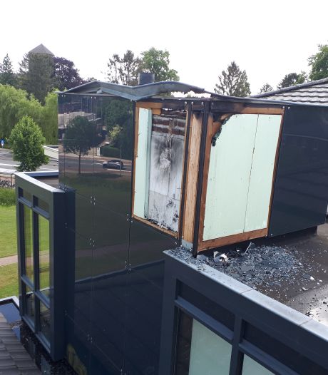 Veel schade door blikseminslag in Bemmels appartementencomplex: ‘Heel heftig’