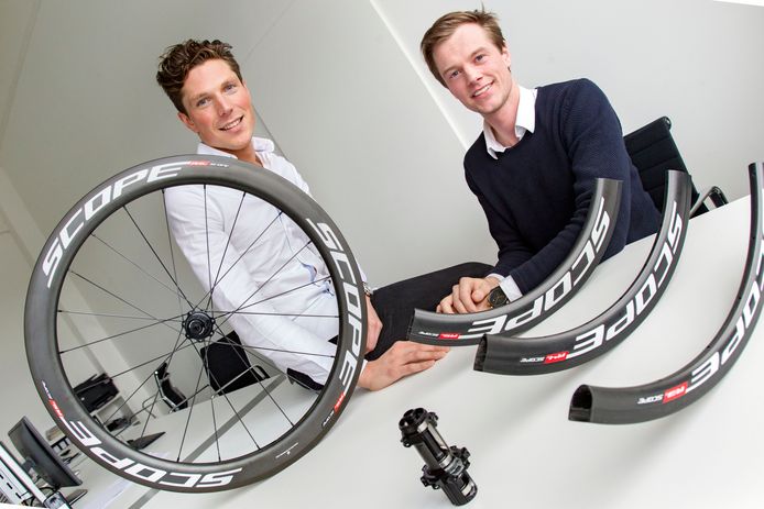 Roos abstract halsband Passie voor wielrennen en ondernemen | Economie | ed.nl