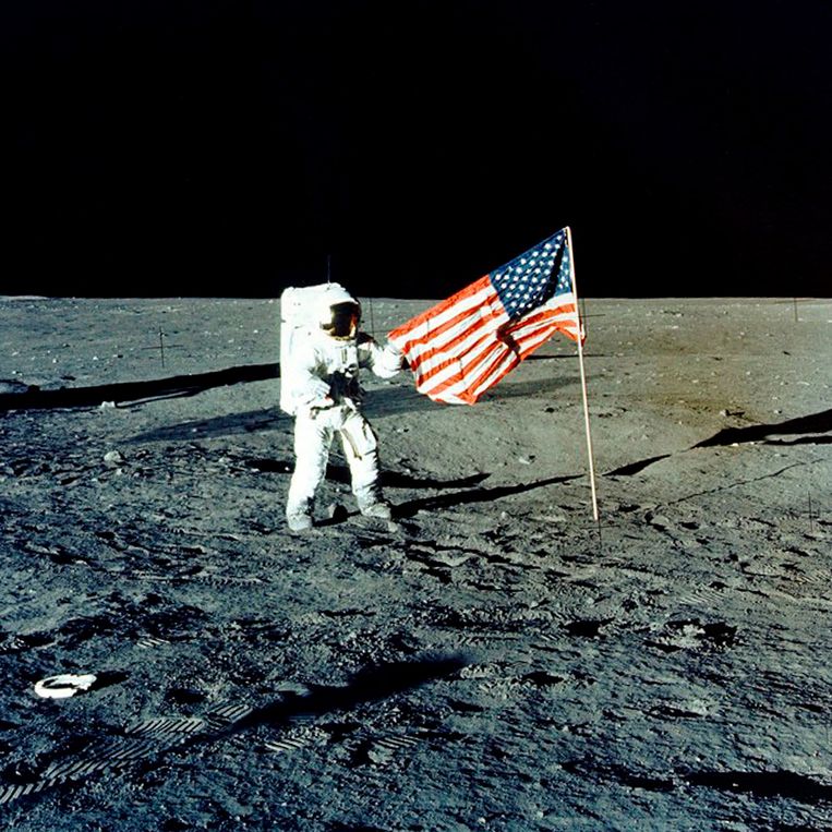 Charles ' Peter' Conrad Jr. op de maan. Beeld AP