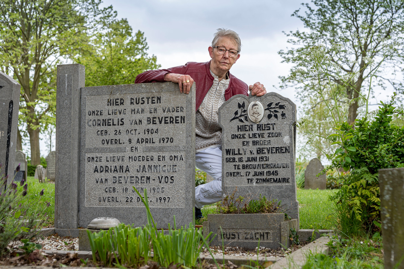 Willy (13) haalde een tangetje om aan de vliegtuigbom te prutsen even later hoorden de buren