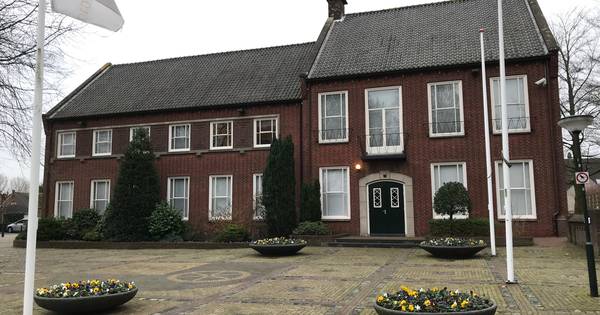 Hervormd Wijk maakt van gemeentehuis nieuw 'Rehoboth' | Waalwijk, Heusden eo - BD.nl