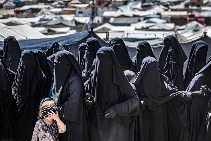 Vrouwen en kinderen in het al-Hol-vluchtelingenkamp in Syrië.