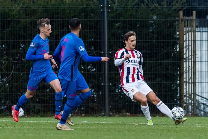 De jonge Sam Tel deed in een oefenduel met FC Utrecht al eens mee bij het eerste van Willem II.