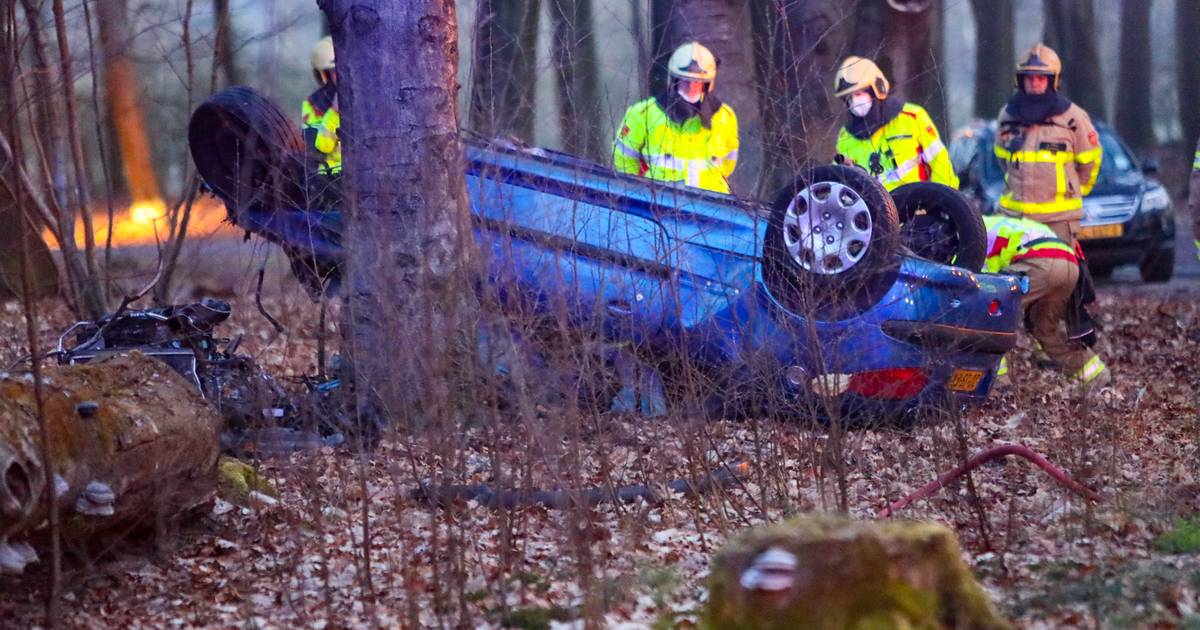 Campinggasten ruw gewekt door ernstig ongeluk bij Apeldoorn: ‘Alsof de helikopter op mn caravan landde’.