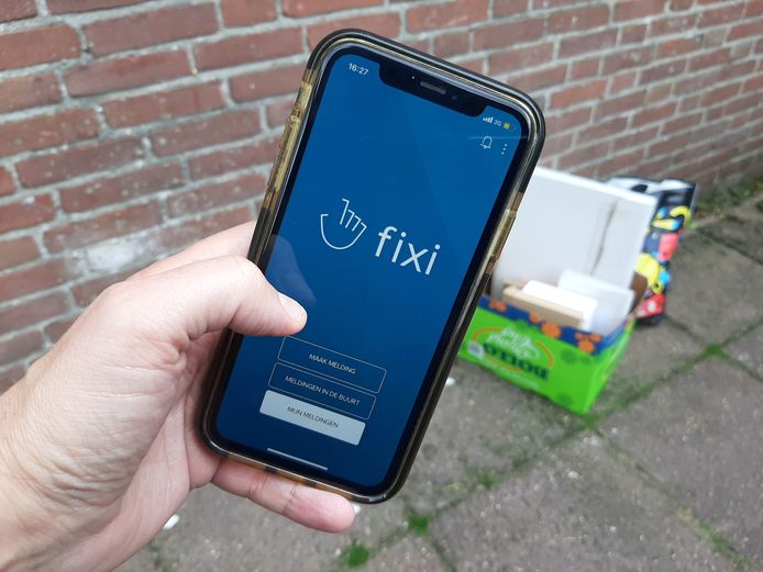 Met de Fixi-app kunnen inwoners van Tilburg melding maken van bijvoorbeeld afval op straat.