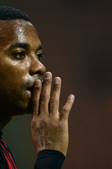 Condamné pour viol, l'ex-footballeur Robinho a été arrêté et va être incarcéré
