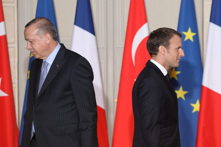 De verhouden tussen de Turkse president Erdogan (links) en de Franse president Macron worden steeds slechter. Beeld AFP