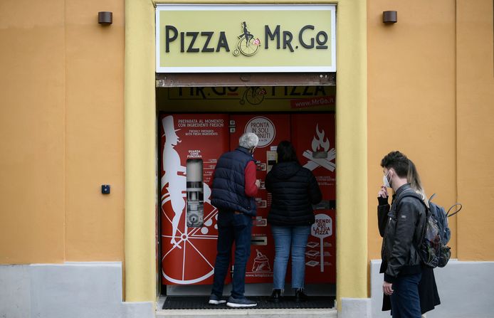 Niet iedereen is blij met de pizza-automaat in Rome.