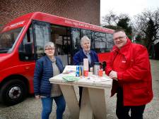Trudy, Kees en Wilco gaan houseparty’s af met de Jezus-bus: ‘Er is nog een heleboel werk te doen’