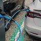 Na de ambitieuze plannen, de praktijk: elektrificatie van ons wagenpark stuit op driedubbel probleem
