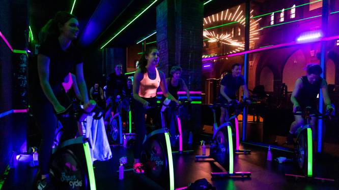 Spin for Life-deelnemers sponsoren kankeronderzoek door de longen uit hun lijf te trappen