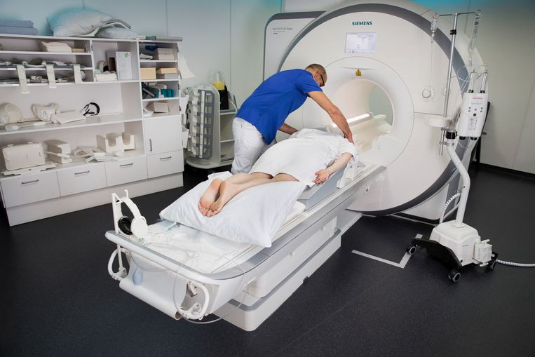 MRI-onderzoek bij een borstkankerpatiënt.  Beeld HH