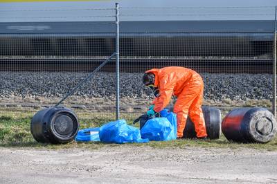 Drugsdumping langs spoor in Rijsbergen, vermoedelijk amfetamineafval