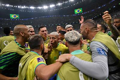 Le Brésil dompte la Serbie avec un but splendide de Richarlison, inquiétudes pour Neymar