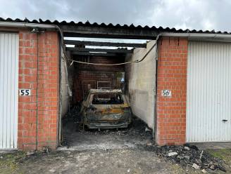 Wagen van lid politiekorps Meetjesland Centrum brandt uit: parket onderzoekt mogelijke brandstichting