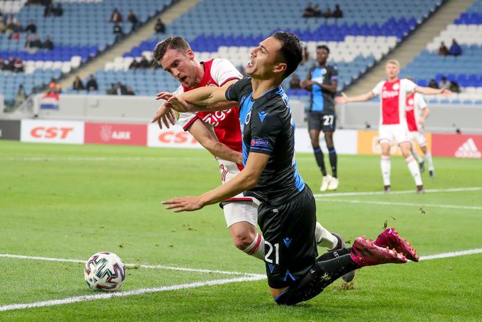 Een archiefbeeld uit een oefenduel tussen Ajax en Club Brugge.