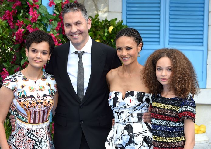 Ol Parker, Thandie Newton en hun kinderen.