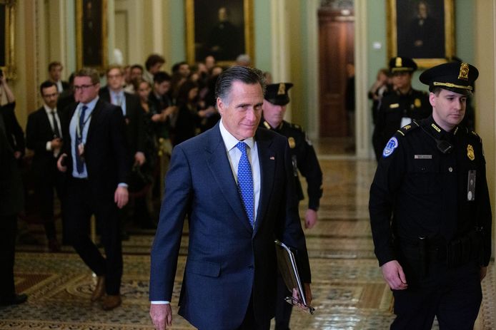 Mitt Romney stemde gisteren als enige Republikein voor de afzetting van Trump.