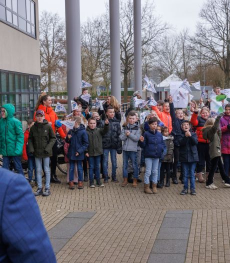 Noodkreet van ouders uit Langeweg: ‘Help onze kinderen veilig van en naar school te komen’