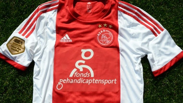 Het shirt waar Ajax zondag in speelt. Beeld Fonds Gehandicaptensport