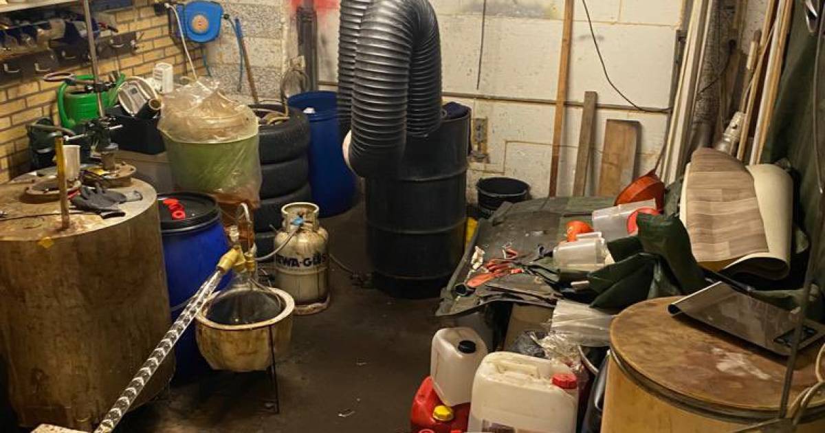 Drugslab ontdekt in woning in Odiliapeel, vijf verdachten opgepakt
