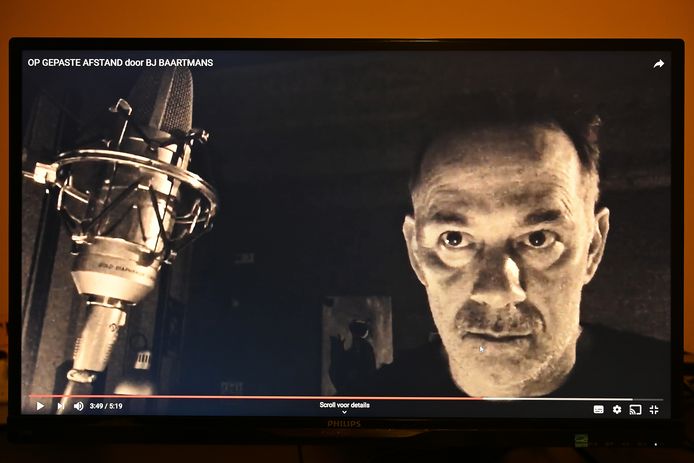 Een beeld uit de video van Bart-Jan Baartmans. Video: Op gepaste Afstand.
