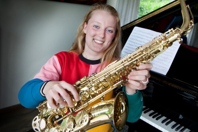 Alt-saxofoniste Linda Hollemant