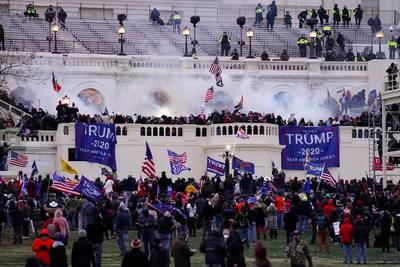 La Ville de Washington porte plainte contre des groupes d’extrême droite suite à l’assaut du Capitole